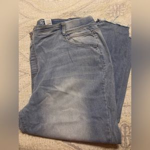 Pulling Elastic Waist Jeggings